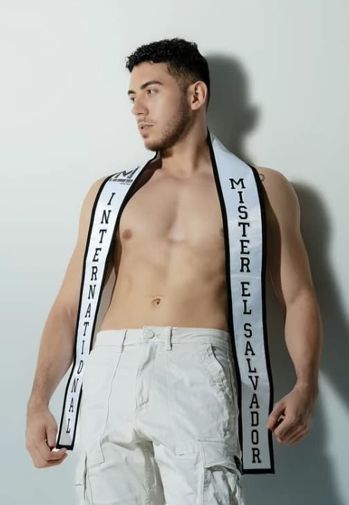 Josué Portillo wearing the Mister International El Salvador sash